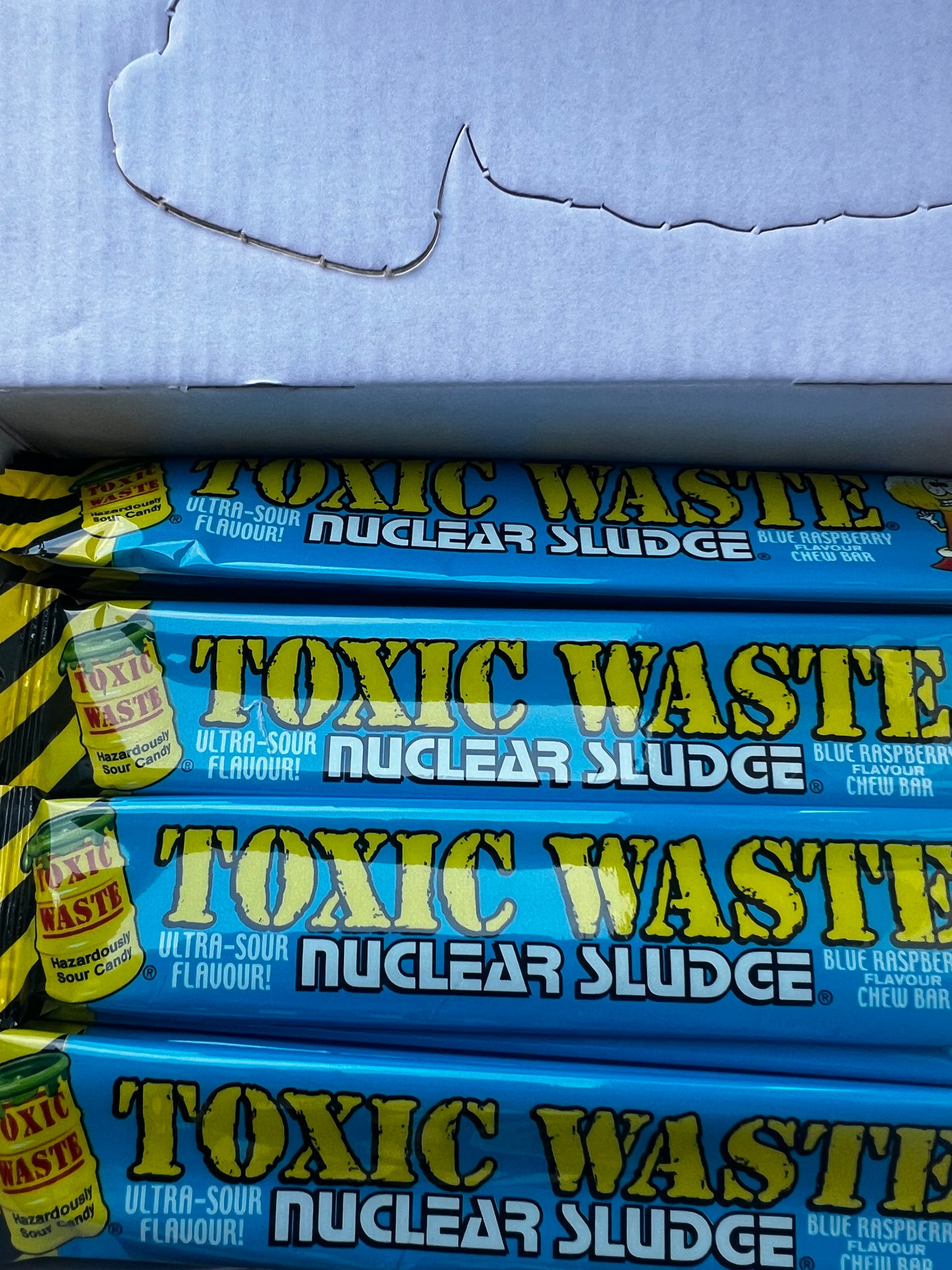 Toxic waste bar blue raspberry flavour